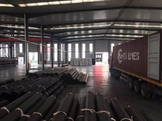 Hydrostatische drukbestendige geomembraan Lengte 50 tot 100m Waterdichte Barrière voor stortplaatsbekledingen en mijnbouwprojecten