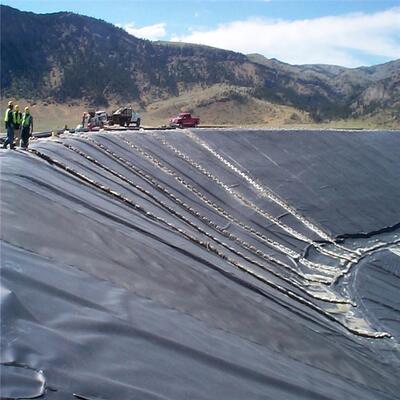 UV-bestendige 1,5 mm gladde HDPE-geomembraanvoering voor landbouwirrigatiereservoirs
