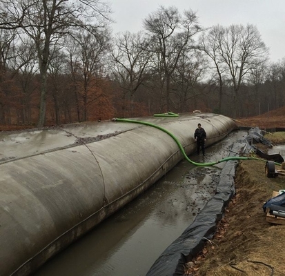 Laag Misvormingsgeotextile Ontwaterend Buizenwater die Filterzakken voor het Ontwateren verwijderen