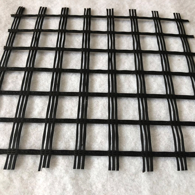 200m de Polyester Geogrid van HUISDIERENgeogrid voor Wegen 3m 6m Breed 3d ModelDesign